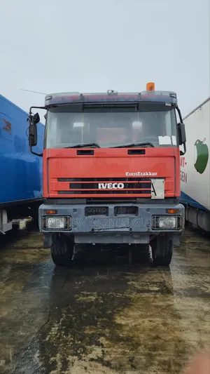 Foreign Used Iveco Eurotrakker 10 Tyres Tipper