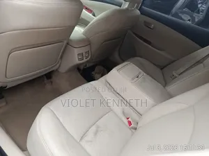 Lexus ES 350 2011 Gold