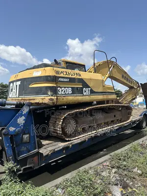 320b CAT Excavator Tokunbo