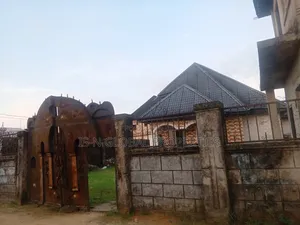 5bdrm House in Warri for sale