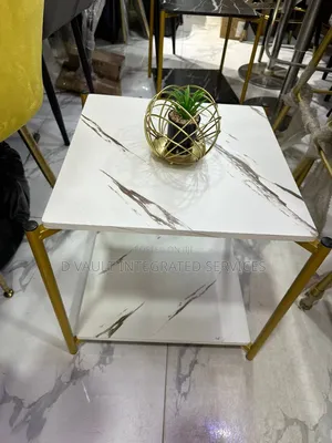 Sides Stool / Modern Corner Table.