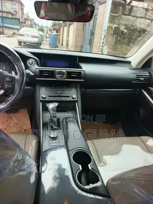 Lexus IS 2019 Silver