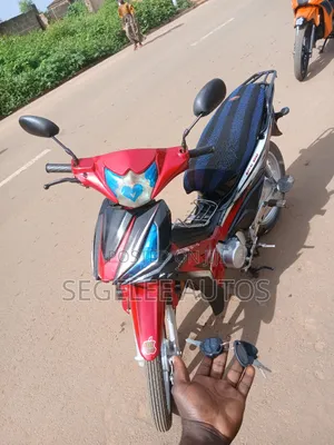 Royal Motorcycle 2023 Red
