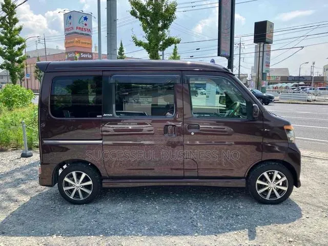 New Suzuki Every 2004 White