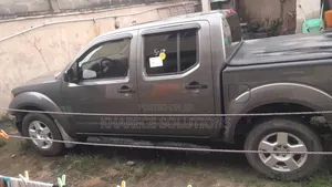 Nissan Frontier 2006 Gray