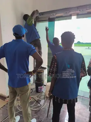 Automatic Frameless Sensor Door