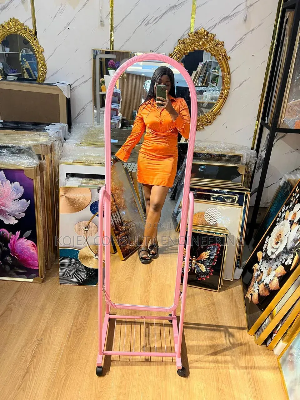 Trolly Mirror