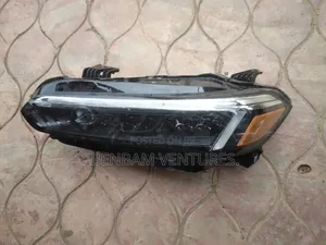 Honda Civic 2020 - 2022 Headlight. Tokunbo.