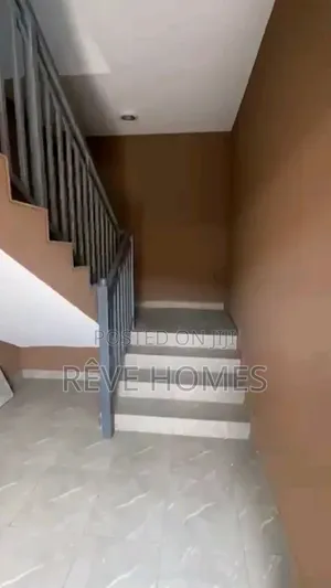2bdrm Block of Flats in Akoka for rent