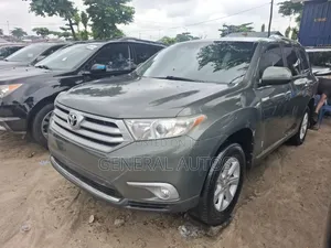 Toyota Highlander Limited 3.5L 2WD 2013 Gray