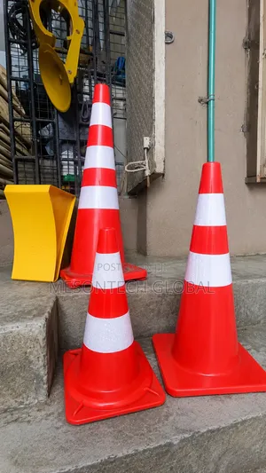 70cm Reflective Safety Traffic Cone – Heavy Duty Road Cone