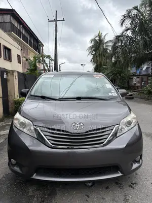 Toyota Sienna 2014 Gray