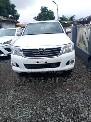 Toyota Hilux 2015 White