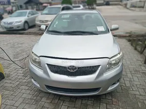 Toyota Corolla LE 4dr Sedan (1.8L 4 cyl 4A) 2009 Silver