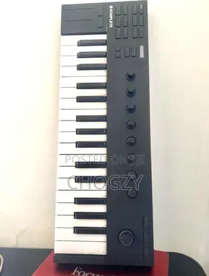 M32 Midi Controller Keyboard - Native Instruments Komplete Kontrol