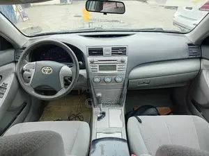 Toyota Camry SE 4dr Sedan (2.5L 4cyl 6A) 2011 Blue