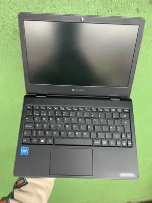 Laptop Toshiba Satellite E105 4GB Intel Celeron SSD 128GB