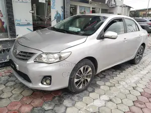 Toyota Corolla 2012 Silver