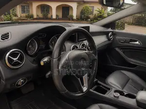 Mercedes-Benz GLA-Class GLA250 4MATIC 4dr SUV AWD (2.0L 4cyl Turbo 7AM)
