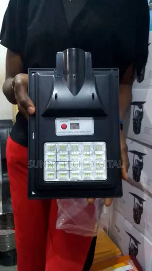 100 Watts Solar Street Light