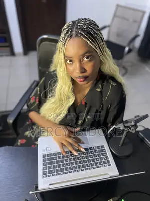 Social Media Sales Strategist