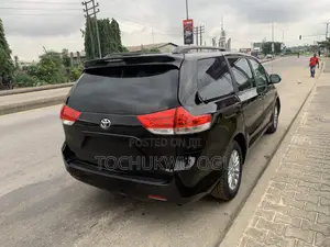 Toyota Sienna XLE AWD 7-Passenger 2013 Black