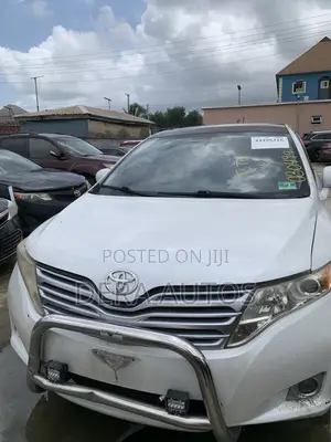 Toyota Venza 2010 White