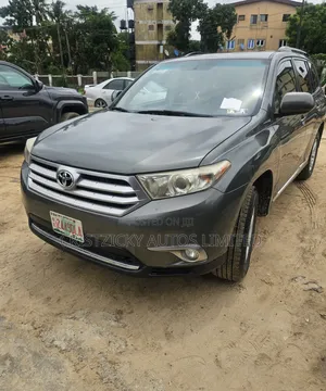 Toyota Highlander 2012 Green