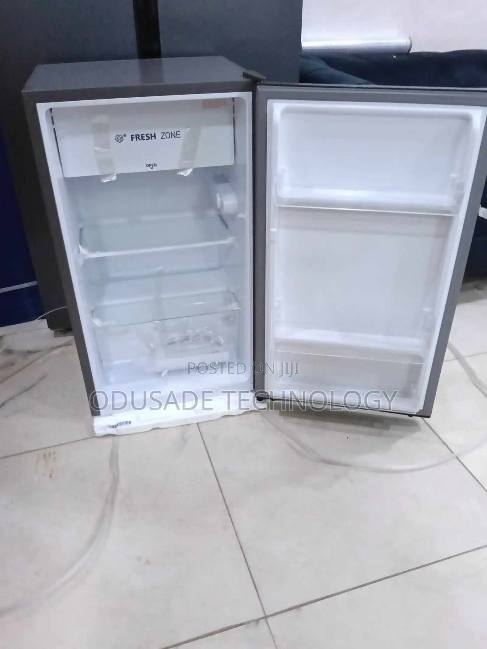 Compact Hisense Refrigerator REF093DR 90L