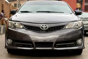 Toyota Camry SE 4dr Sedan (2.5L 4cyl 6A) 2014 Gray