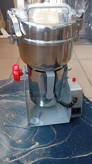 High Speed 3000g Multifunction Powder Grinder/Mill Machine