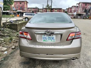 Toyota Camry 2008 Gold