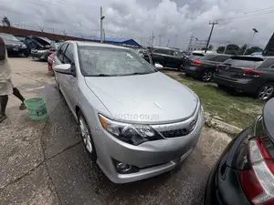 Toyota Camry SE 4dr Sedan (2.5L 4cyl 6A) 2012 Silver
