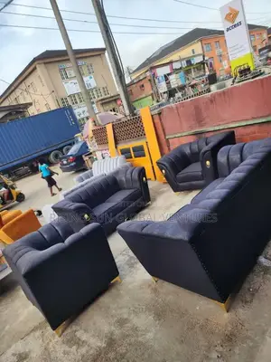 Undisputed Furniture Chairs