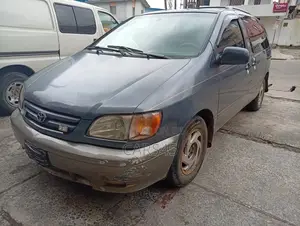 Toyota Sienna 2003 Blue