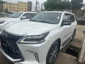 Lexus LS 2017 White
