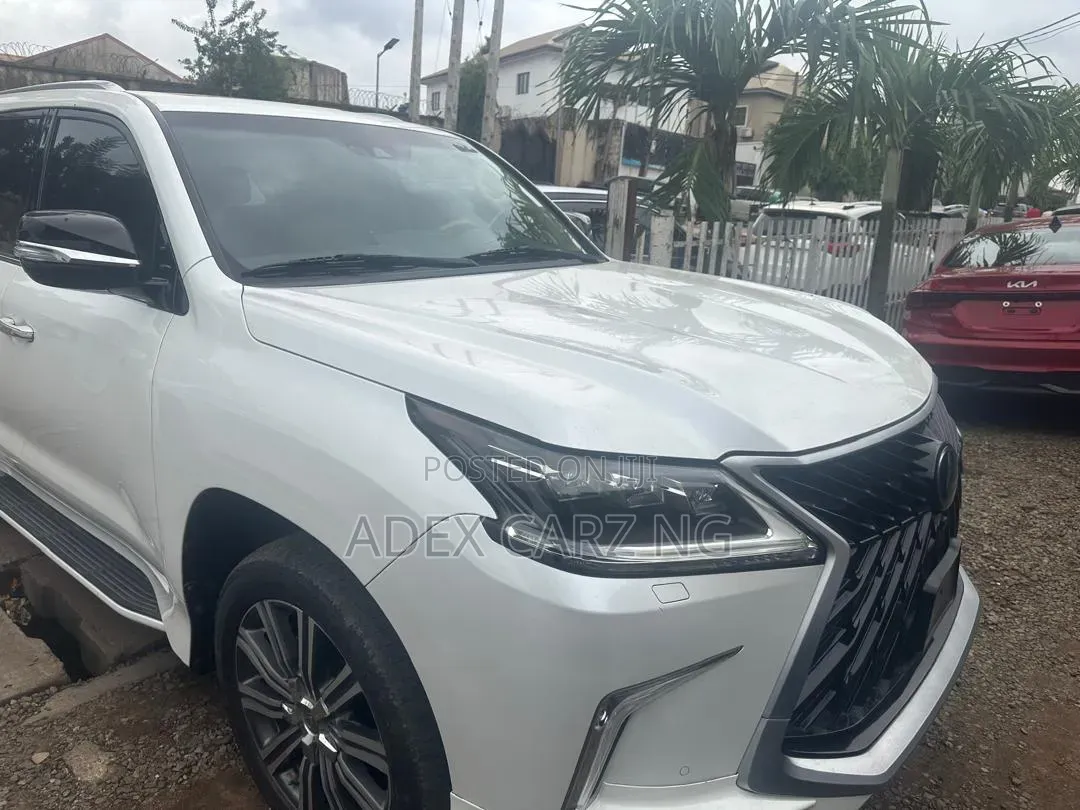 Lexus LS 2017 White