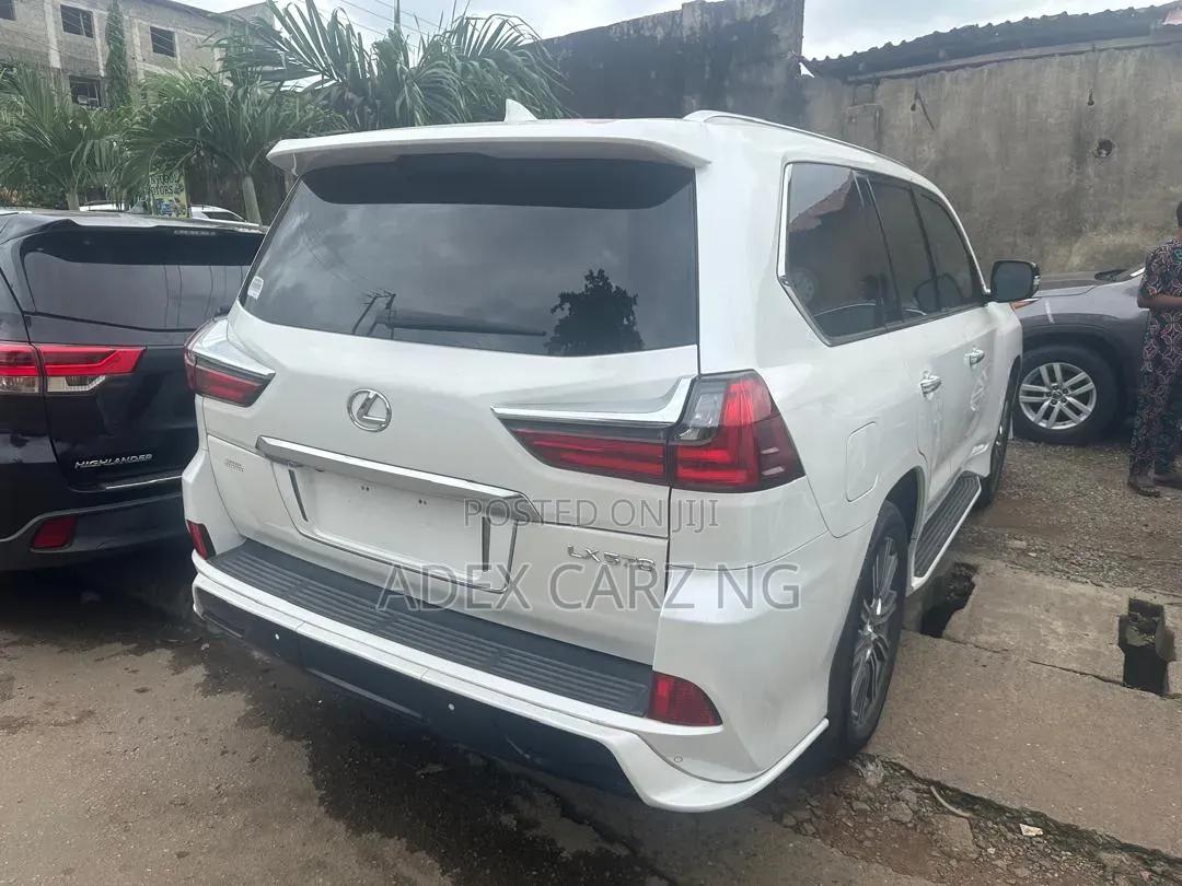Lexus LS 2017 White