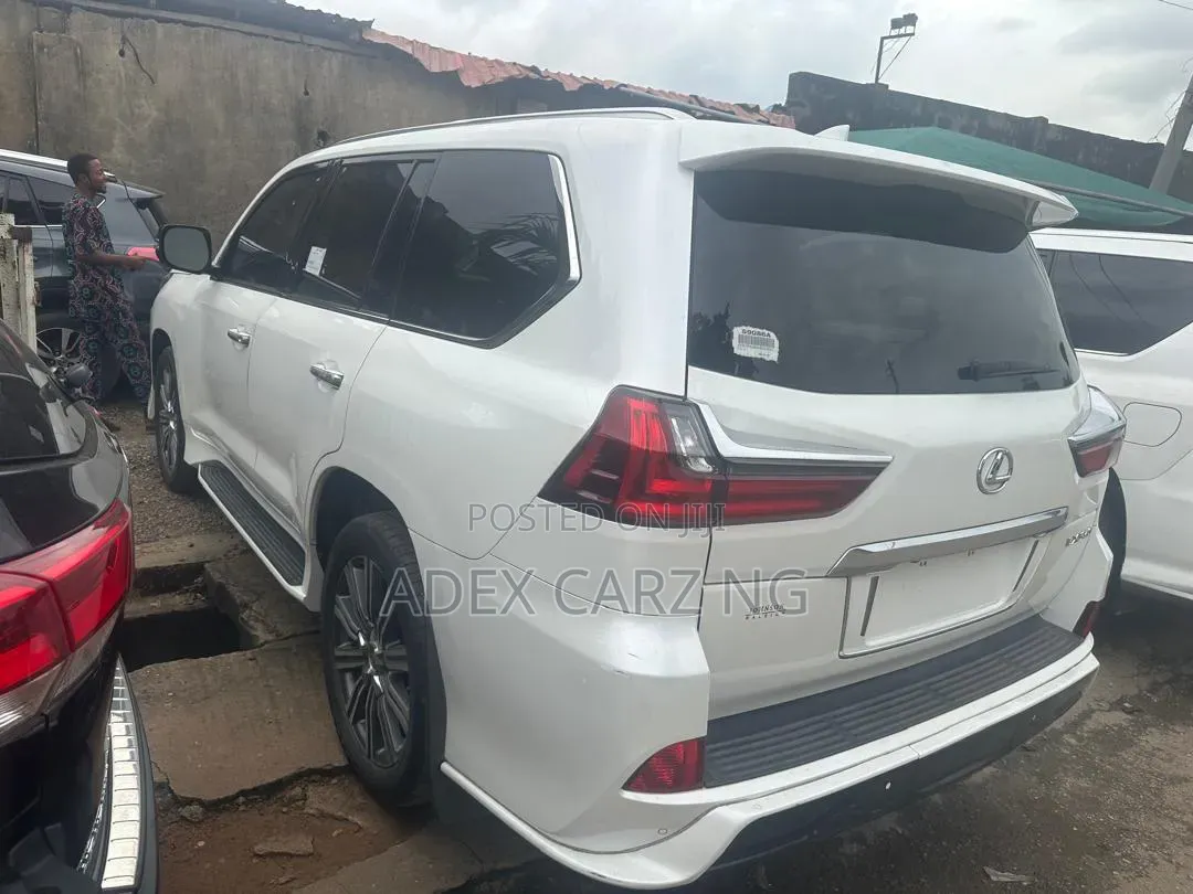 Lexus LS 2017 White