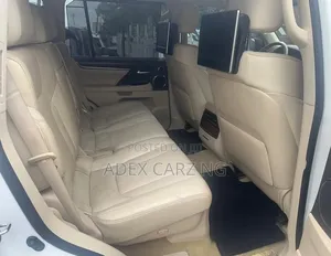 Lexus LS 2017 White