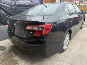 Toyota Camry SE 4dr Sedan (2.5L 4cyl 6A) 2012 Black