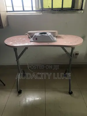 Manicure Table