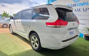 Toyota Sienna 2012 White