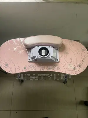 Manicure Table
