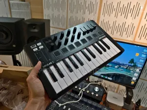 Arturia Minilab3 Midi Keyboard (Black)