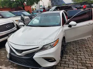 Toyota Camry XSE V6 FWD 2020 White