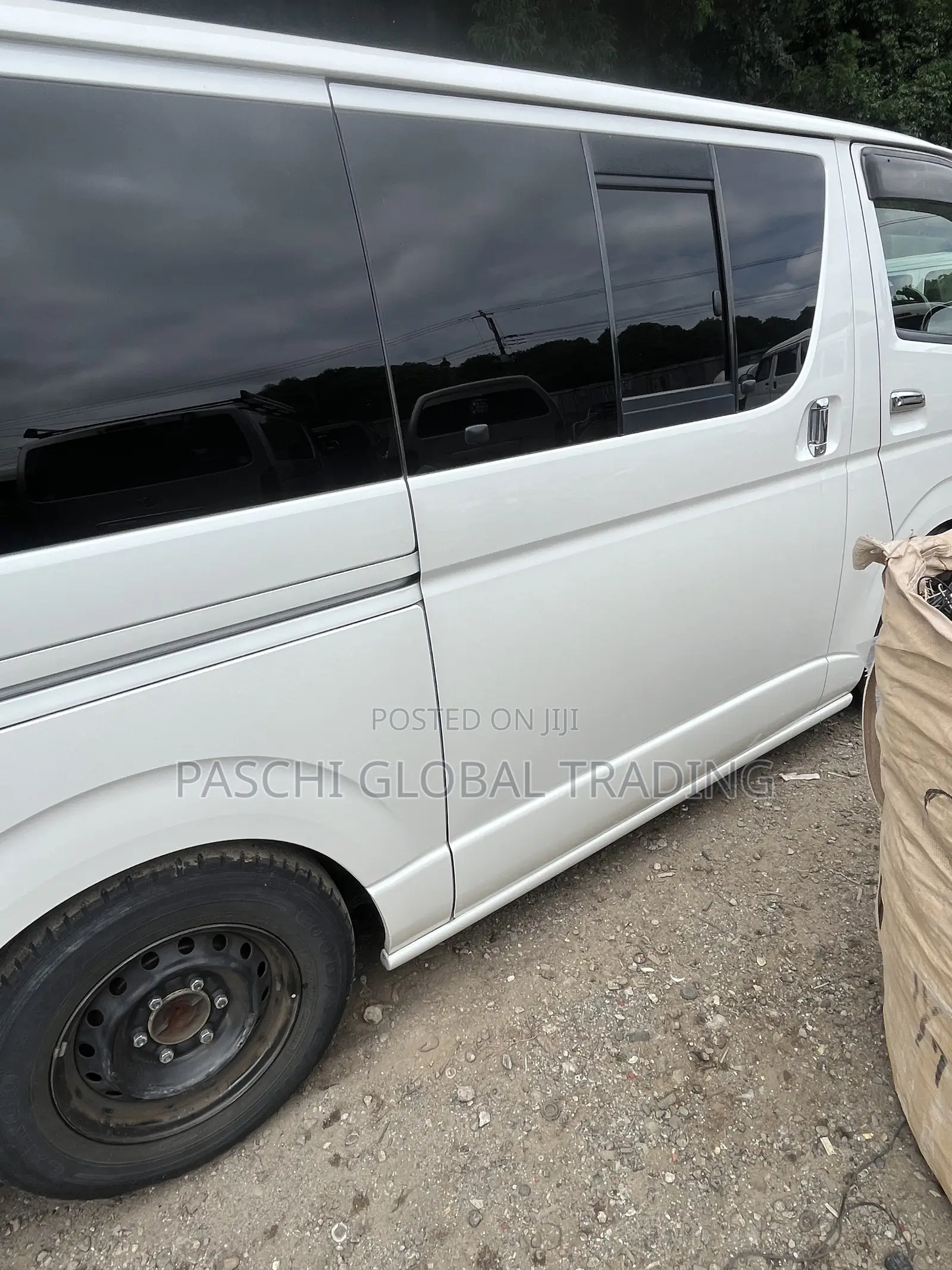 Toyota HiAce 2012 White