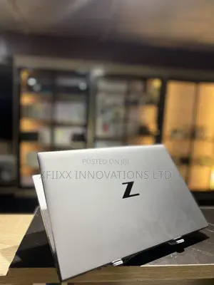 Laptop HP ZBook Firefly G8 16GB Intel Core i7 SSD 256GB
