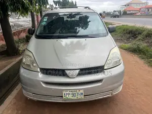 Toyota Sienna LE AWD 2005 Silver