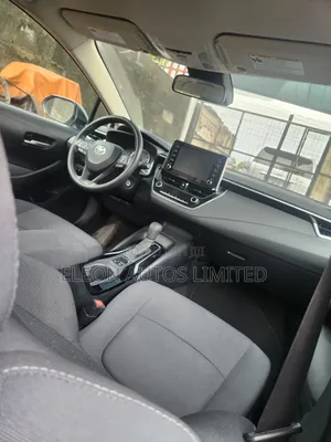 Toyota Corolla LE 2021 Silver